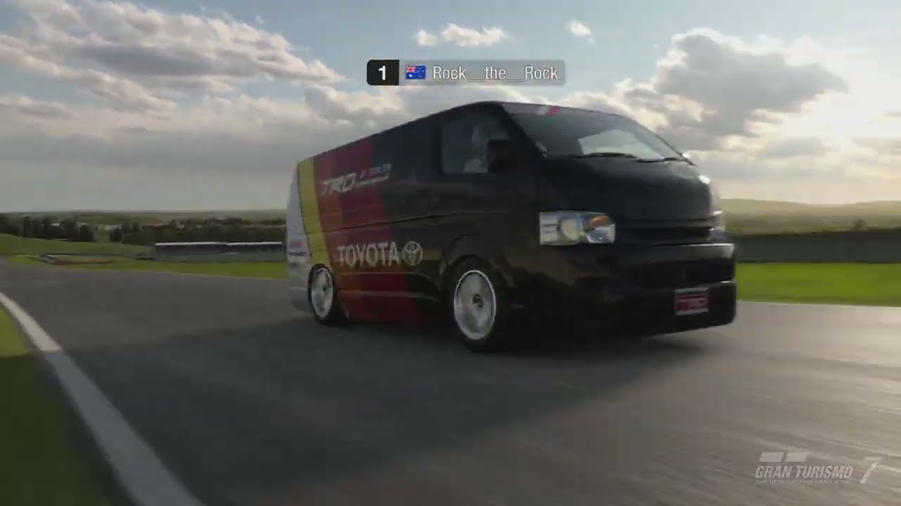 GT7 Rock in 600pp Hiace Practive laps at Bathurst .