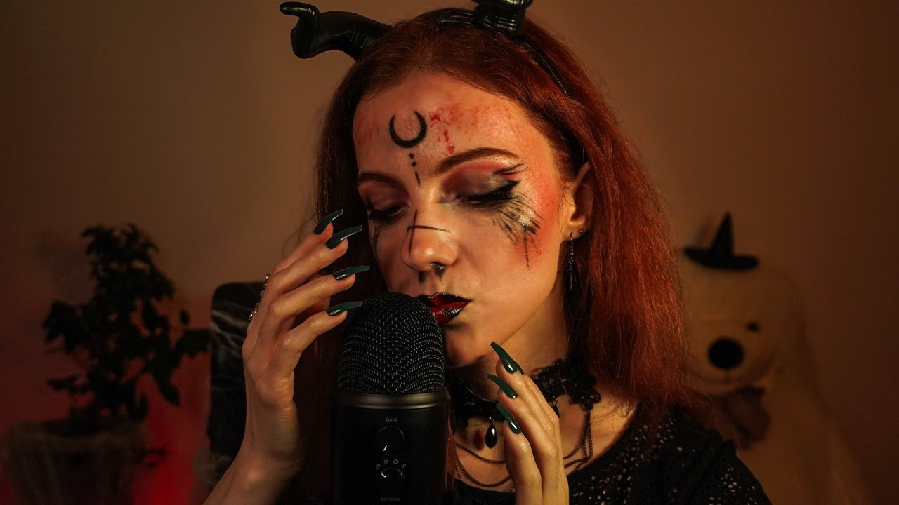 ASMR Halloween : une sorcière pour te détendre 🎃