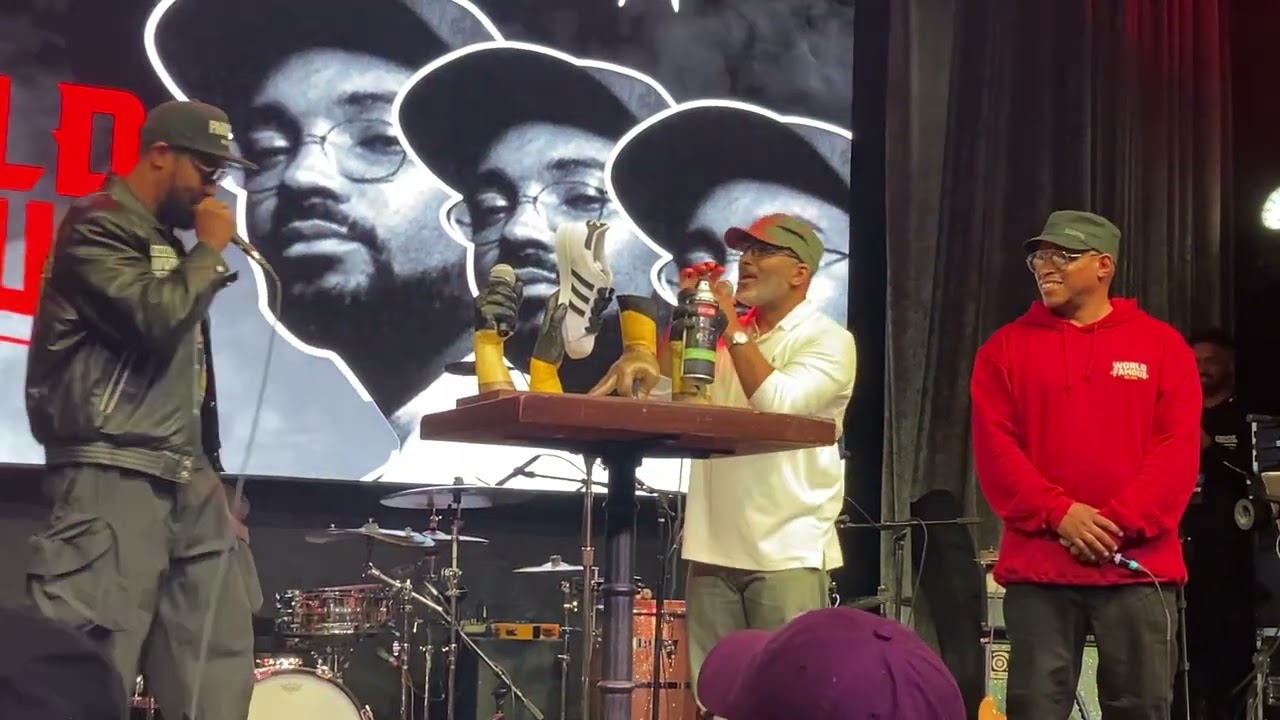 The Rza presents Large Professor with Hip Hop award @ Wake Up Show For the Culture Pt 2