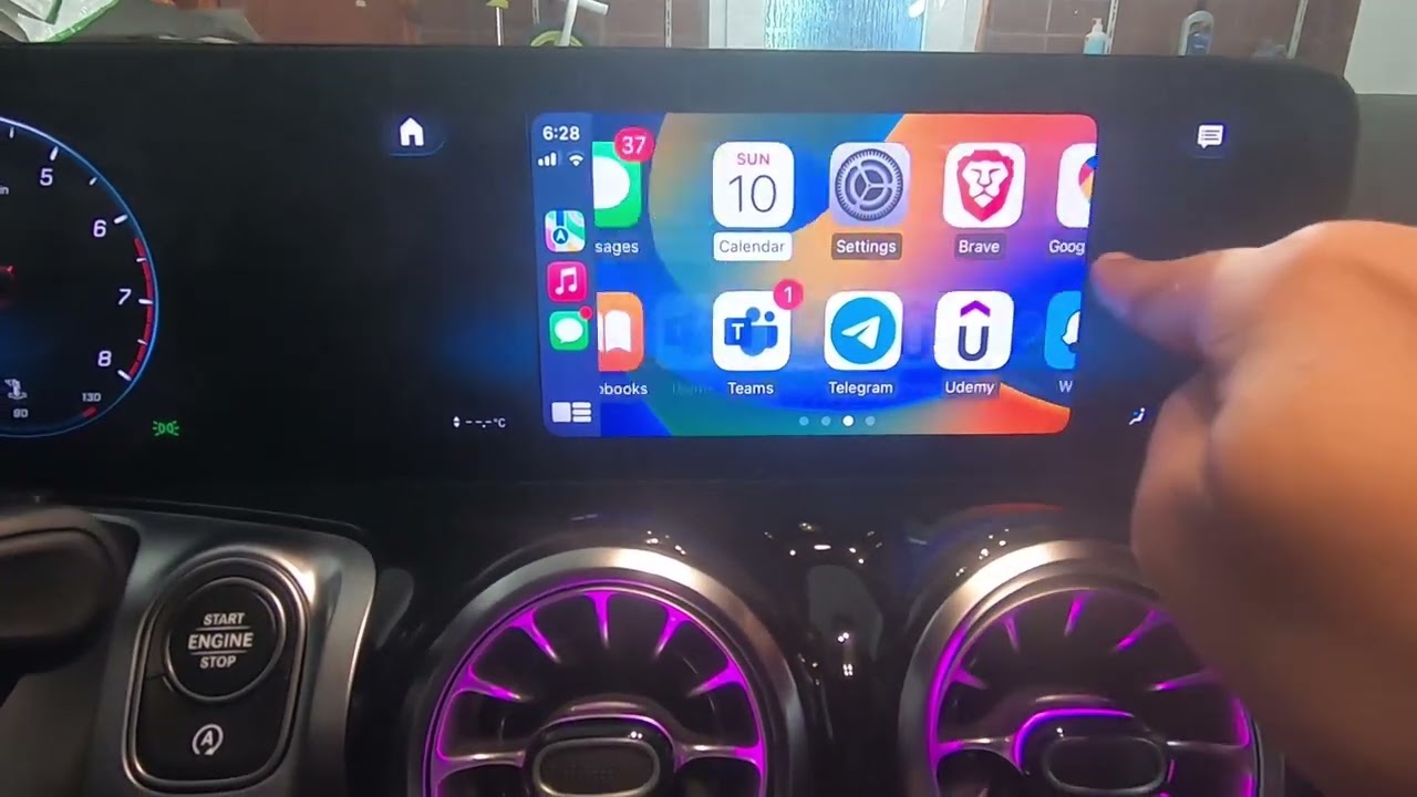 Как подключиться к Apple CarPlay® с помощью Mercedes-Benz MBUX