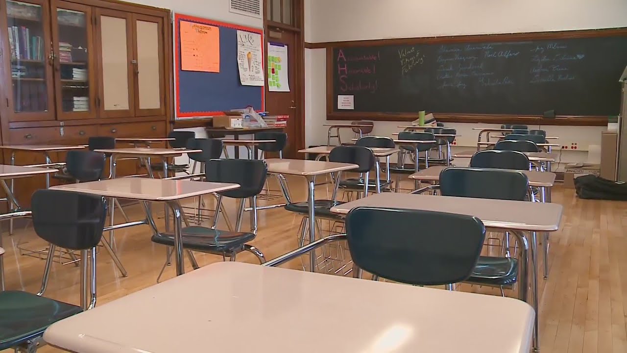 Chicago teachers vote to teach from home, defying CPS