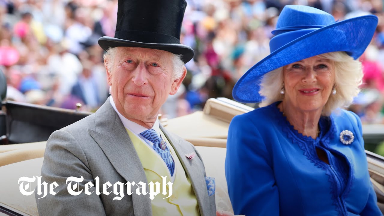 Royal Ascot crowd cheers as King and Queen arrive in carriage