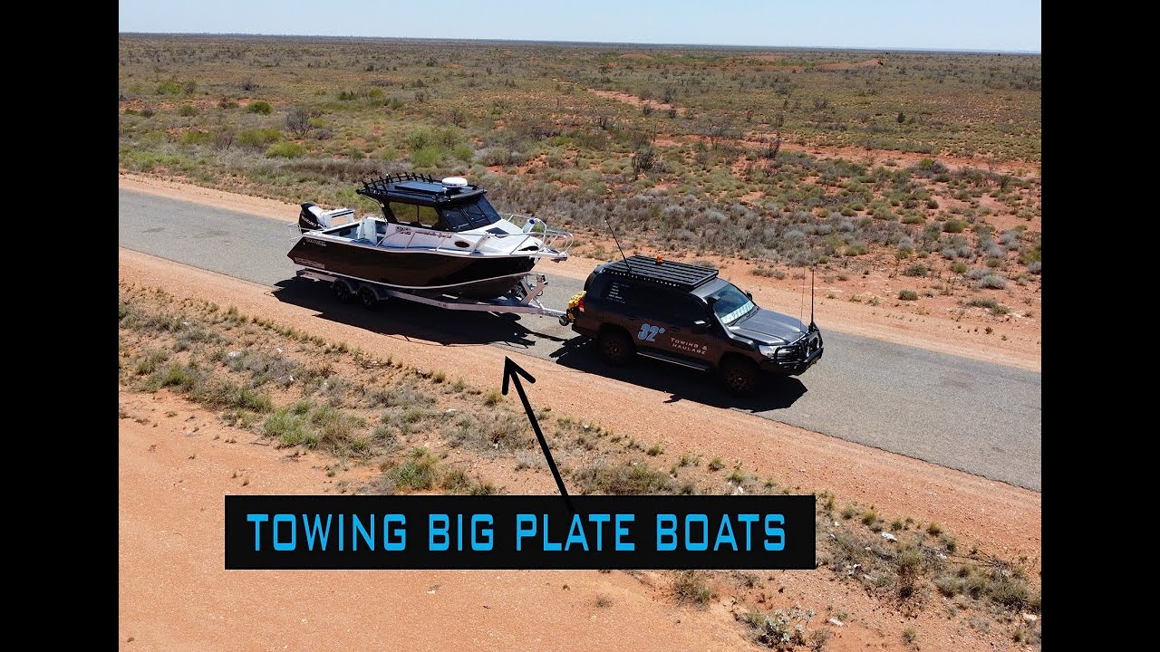 Towing Boats In Australia - Big Razerline Plate Boat - 200 Series Landcruiser