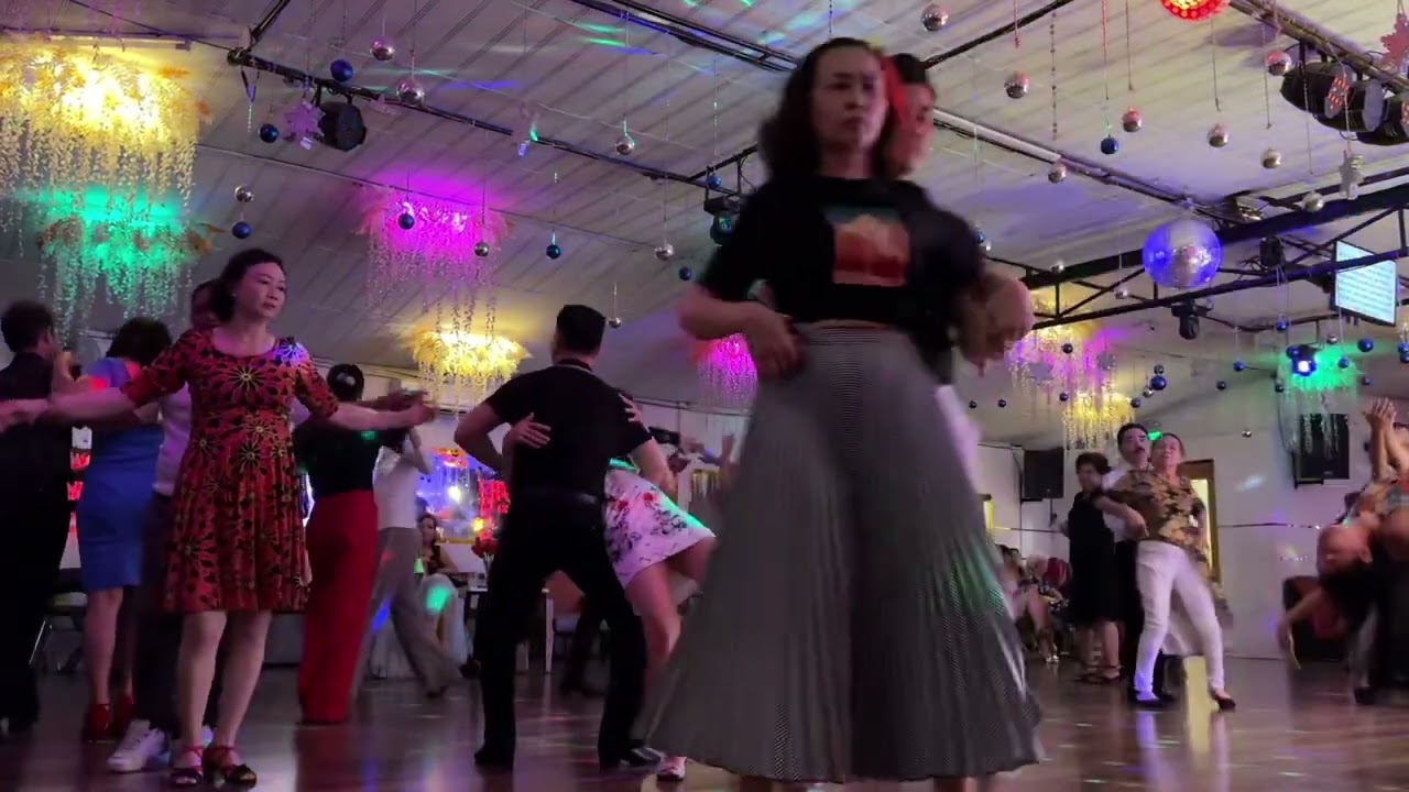 Rumba: Bin and Hạnh