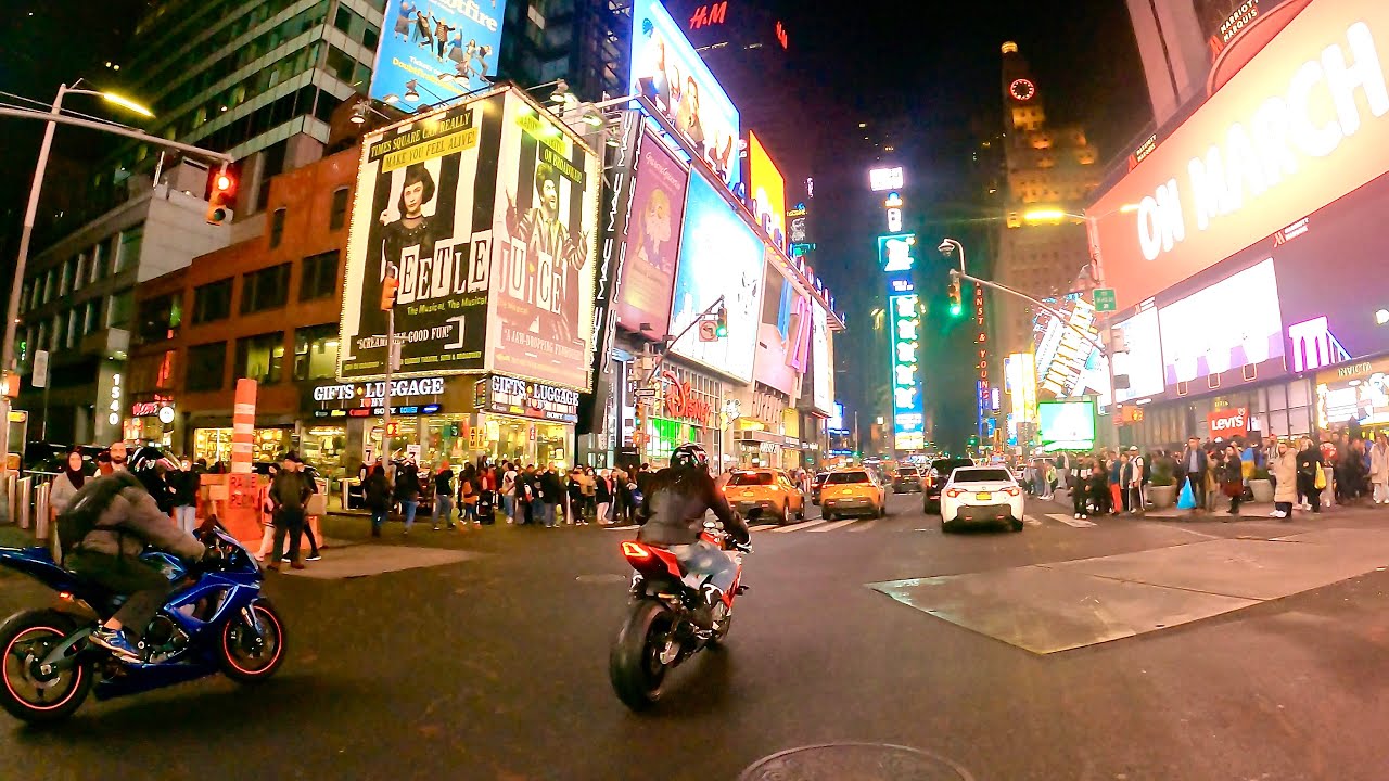 Cruising through Times Square NYC on my 2021 Kawasaki ZX10r!🔥🔥🔥| MotoVlog | NYC |