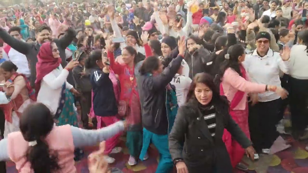 भजन के दौरान आई देवी😲😲😱😱 गेंद मेला किशनपुर #trending #viral #vlog #bhajan #garhwali #uttrakhand 
