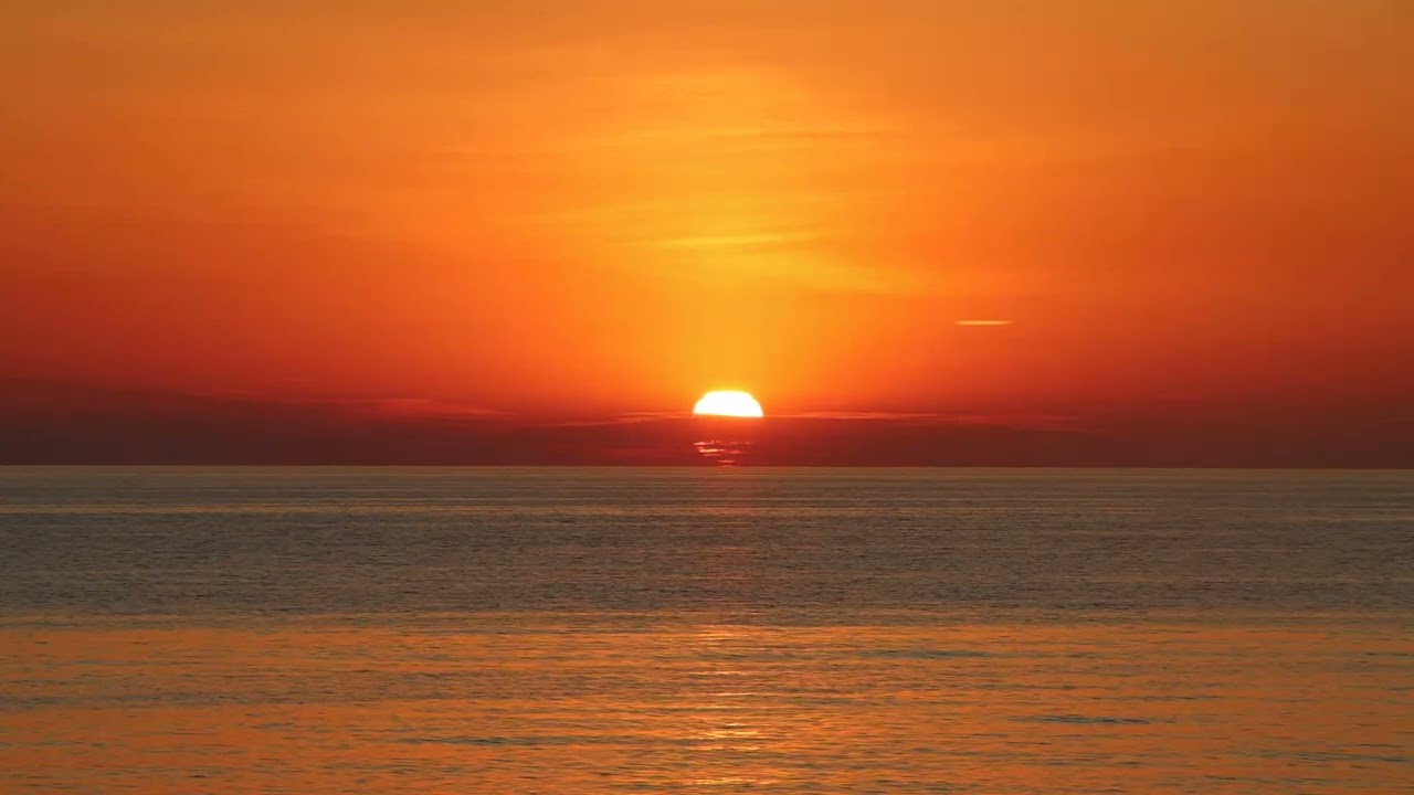 4K Golden Sunrise - Nature  Video - sun Sea Ocean Waves Sounds - NO MUSIC - UHD 2160p