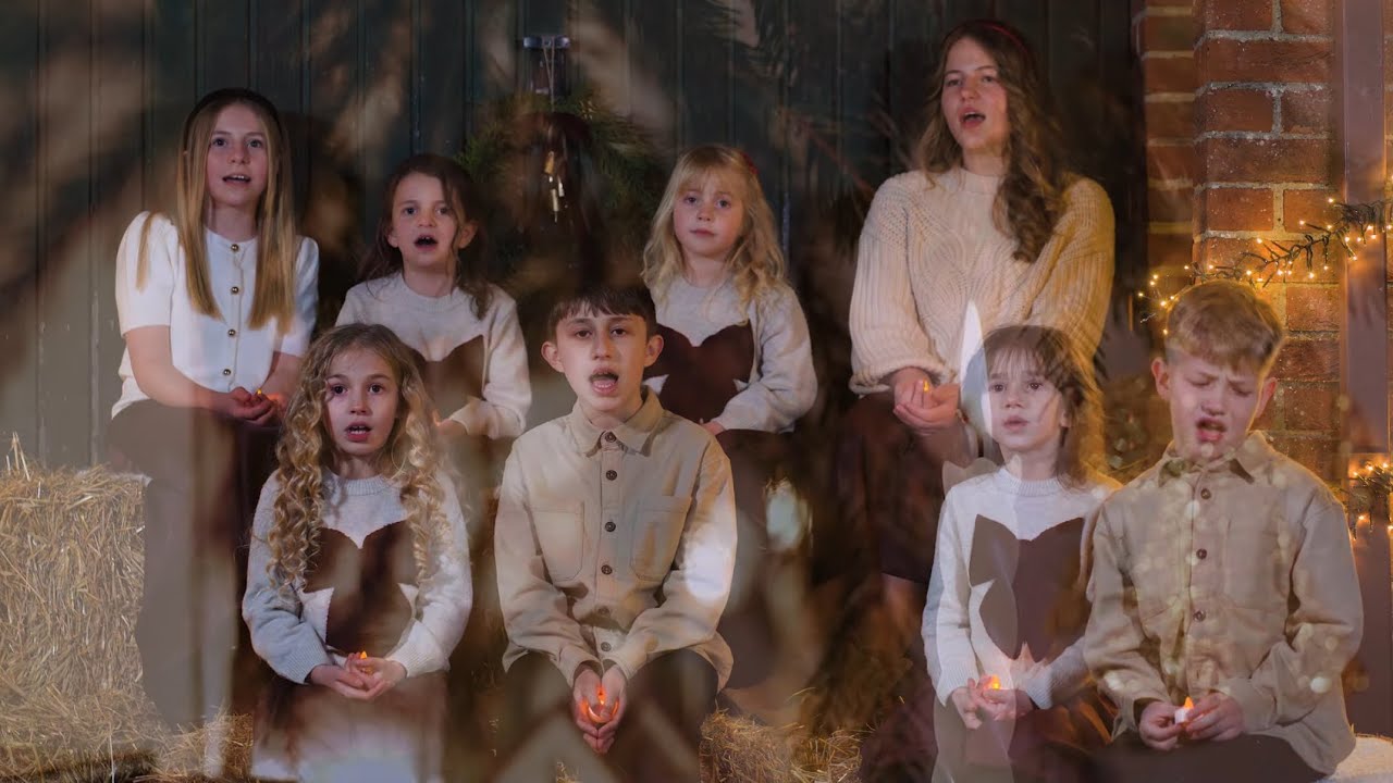 Timeea&siblings&cousins- S-a nascut Mesia(Cover) | Colind