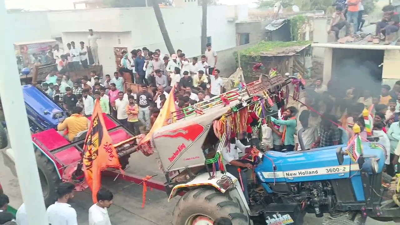 ಶಿರಬೂರ ಗ್ರಾಮದಲ್ಲಿ ನಡೆದ ಟ್ರಾಕ್ಟರ್ ಜಗ್ಗುವ ಸ್ಪರ್ಧೆ ದೊಡ್ಡಪ್ಪ VS ಯಜಮಾನ 