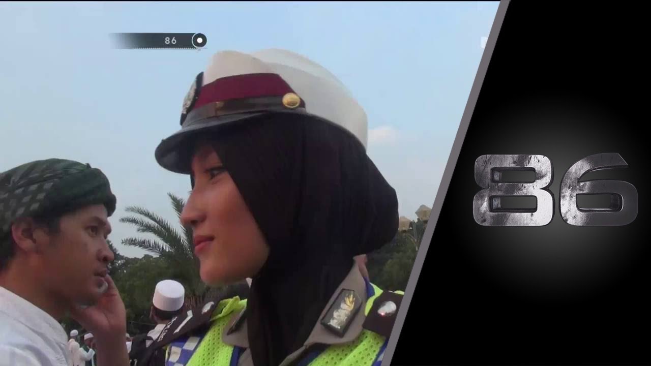 Pendemo Ajak Bripda Khulut Foto Bareng - 86