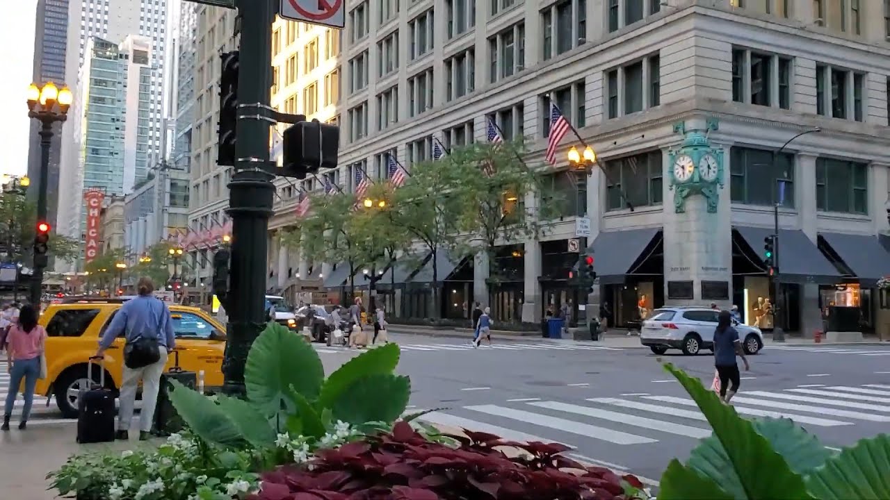State and Washington Streets in downtown #Chicago (Sept 17, 2021)