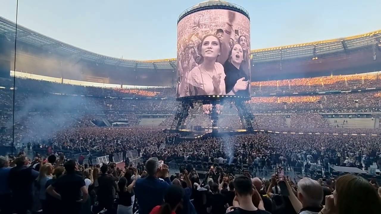 Indochine Ouverture Central Tour Stade de France 2022