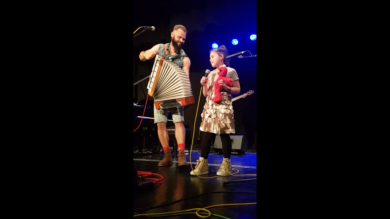 Julia Furman i Witek Muzyk Ulicy - rzucę Ciebie rzucę nas koncert Pionki