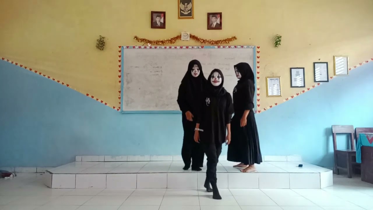 praktek pantomim 3 orang