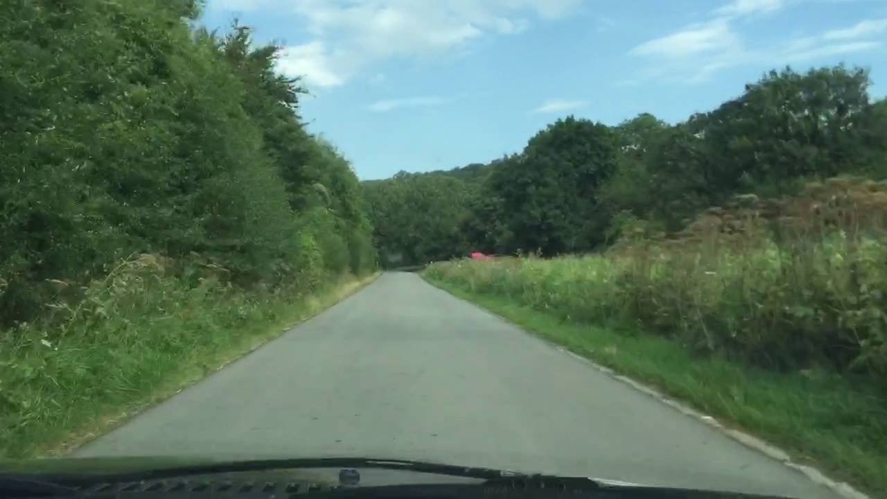 Heuvelklim Teuven 2016. BMW 325i E36 met passagier.