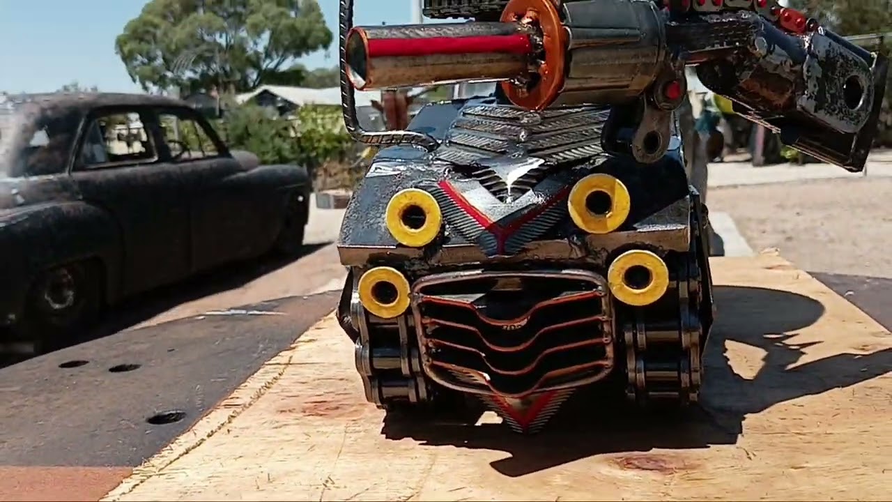 Tank bot finished @ metal metal art & sculpture garden 