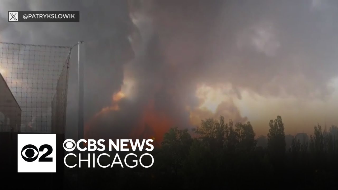 Massive fire at shopping center in Poland