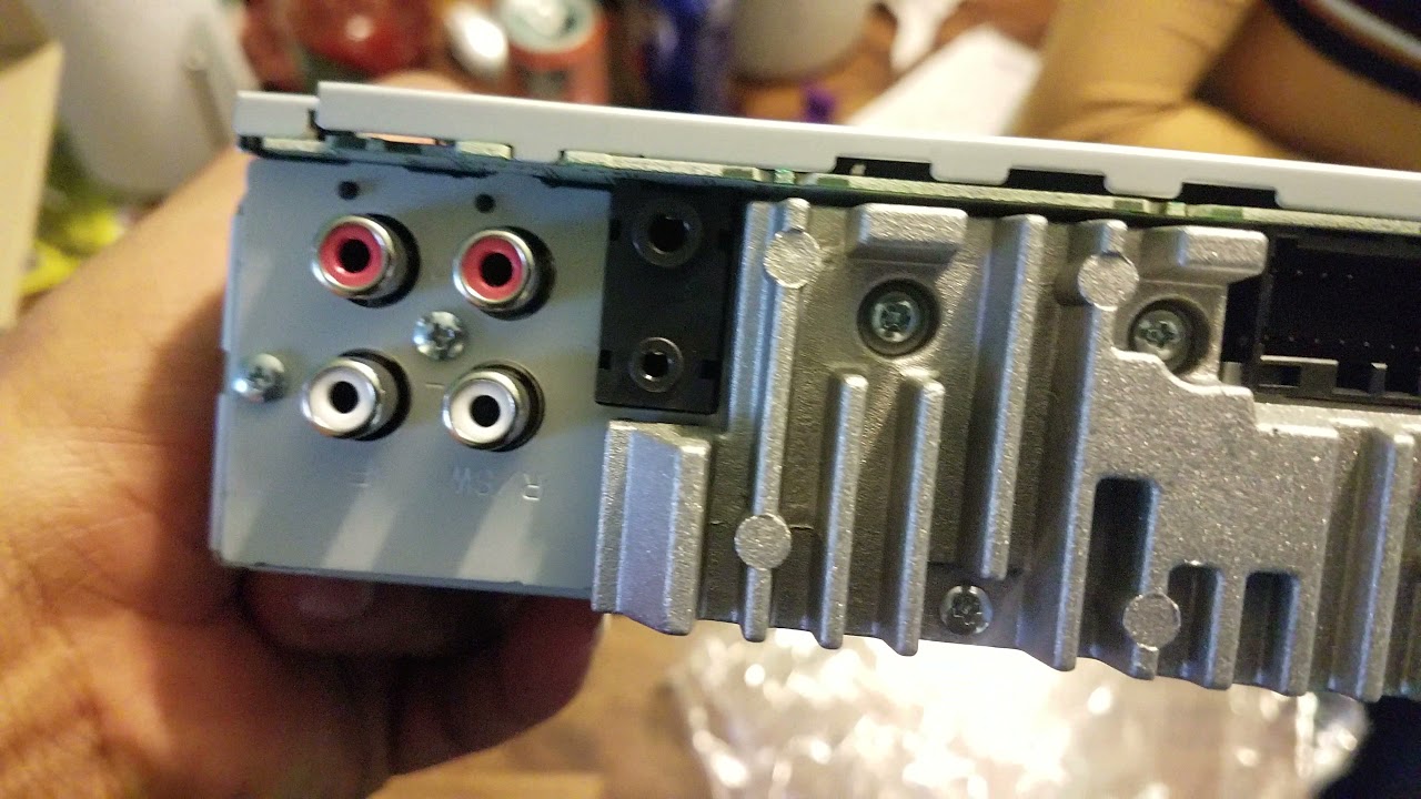Autoestereo pioneer modelo DEH-S4250BT , lo que viene en la caja