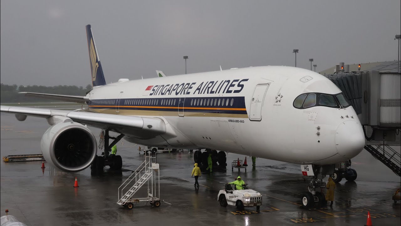Singapore Airlines Airbus A350-900 MH (9V-SHG)Landing At Singapore Changi 02L 