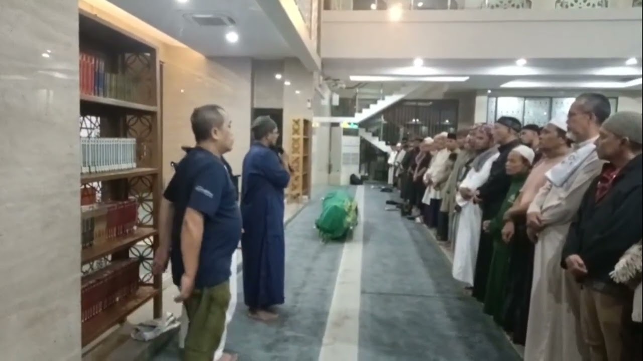 In Memoriam Aji