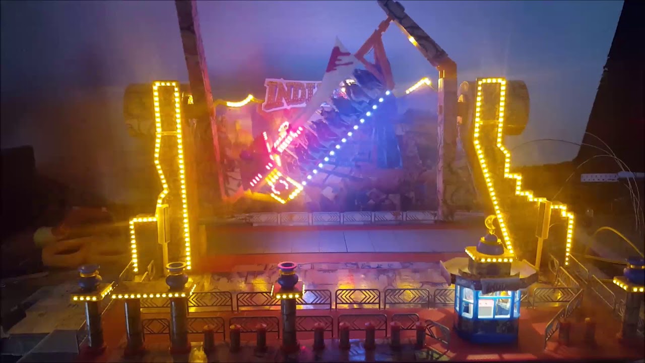 Indiago Faller illuminé par Fantaisyland