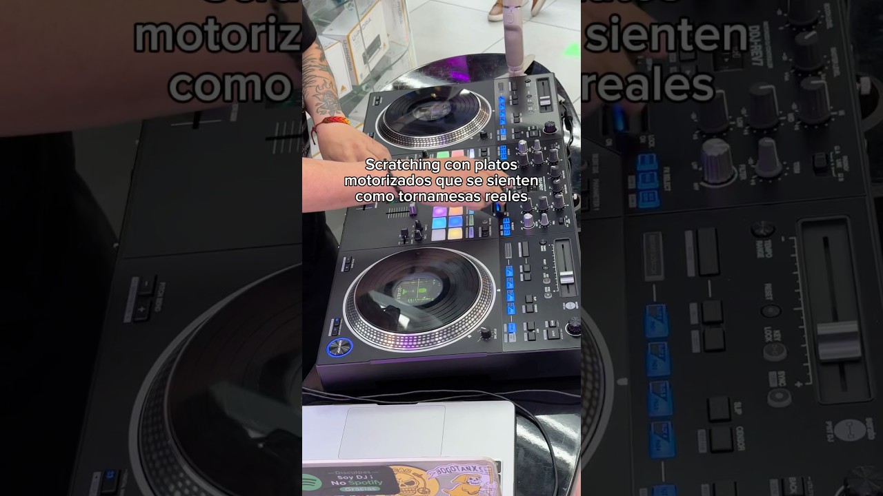 Ten sam smak gramofonu... ale bez kłopot&oacute;w. Pioneer DJ DDJ-REV7 8 275 000 dolar&oacute;w