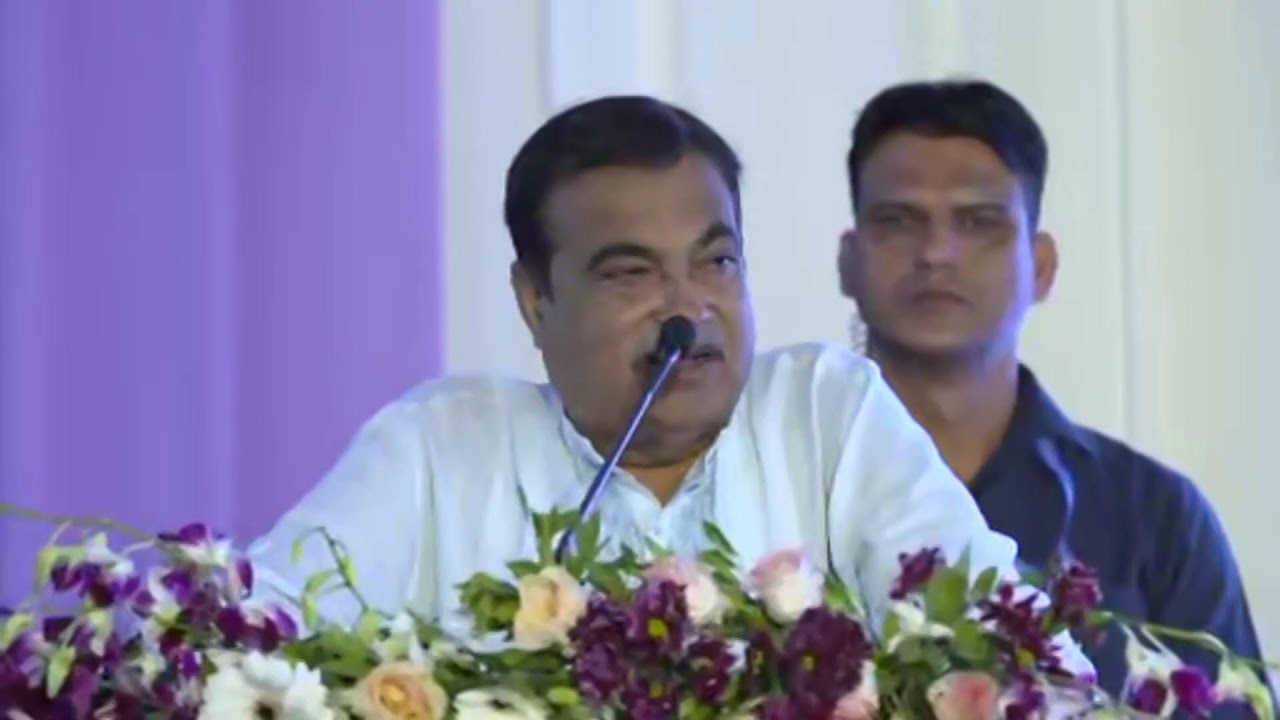 Addressing session on Vidarbha poised for Industrial Growth’ at Khasdar (Saansad) Audyogik Mahotsav
