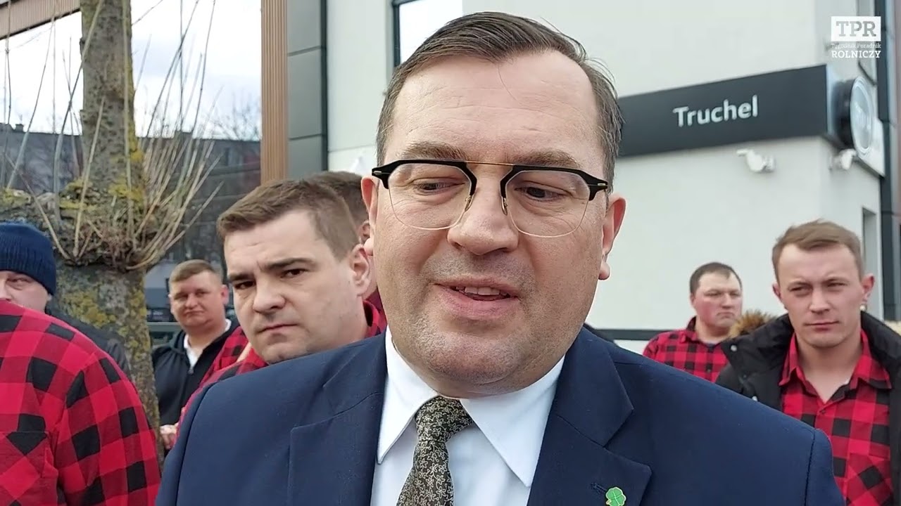 Protest rolników pod biurem wiceministra rolnictwa. Nie zgadzają się na zakaz orki