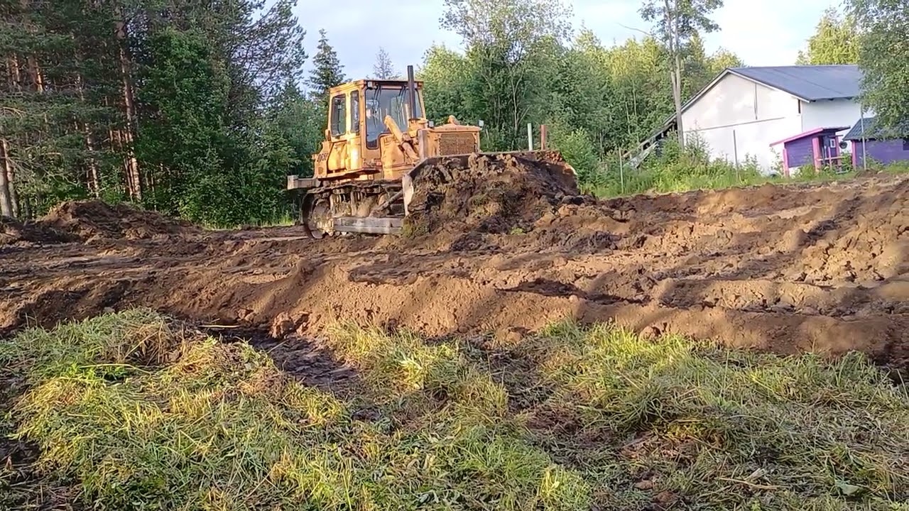 komatsu D65 E-8 schaktar i Nästansjö