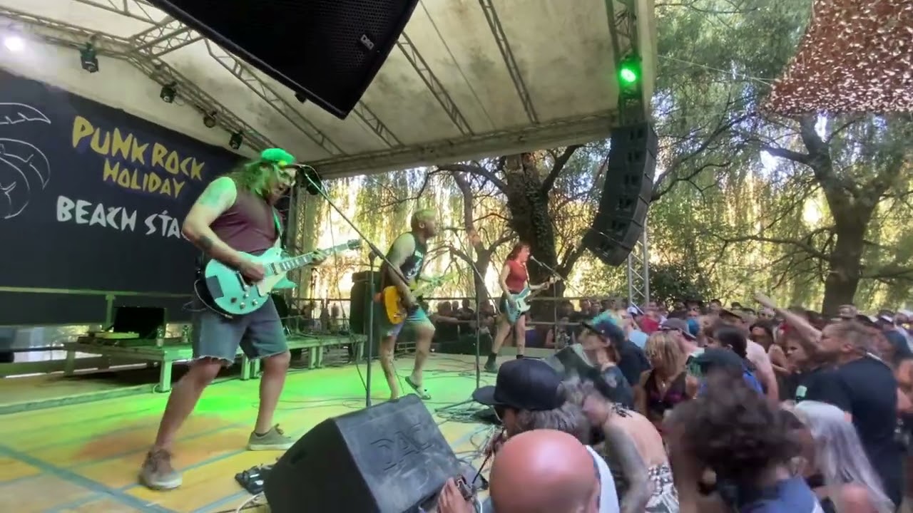 Direct Hit - Werewolf Shame (live at punk rock holiday 2022)