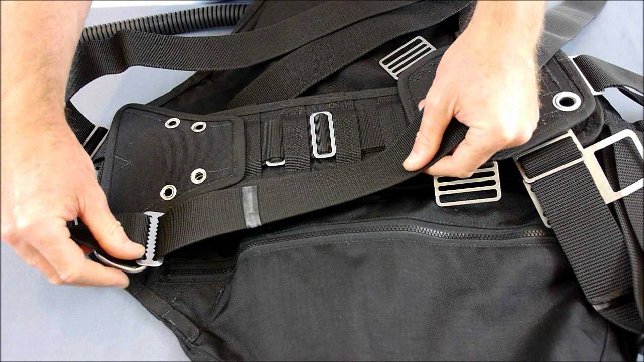 XDeep Stealth 2.0   Assembly of Tec Wing onto Harness by Deep Dive Gear