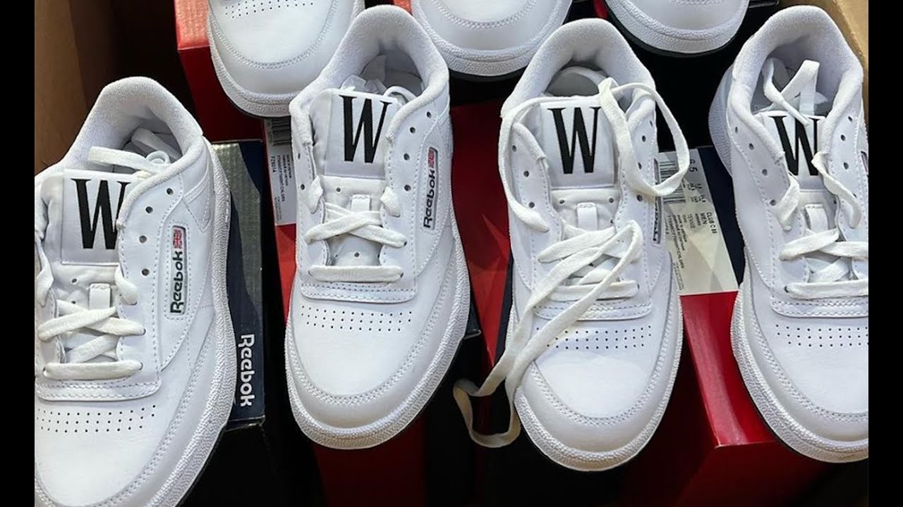 Gi&agrave;y Reebok Club C được đồ hoạ Tyrrell Winston k&yacute; tặng ra mắt tại Hồng K&ocirc;ng - GiaySneakerStore