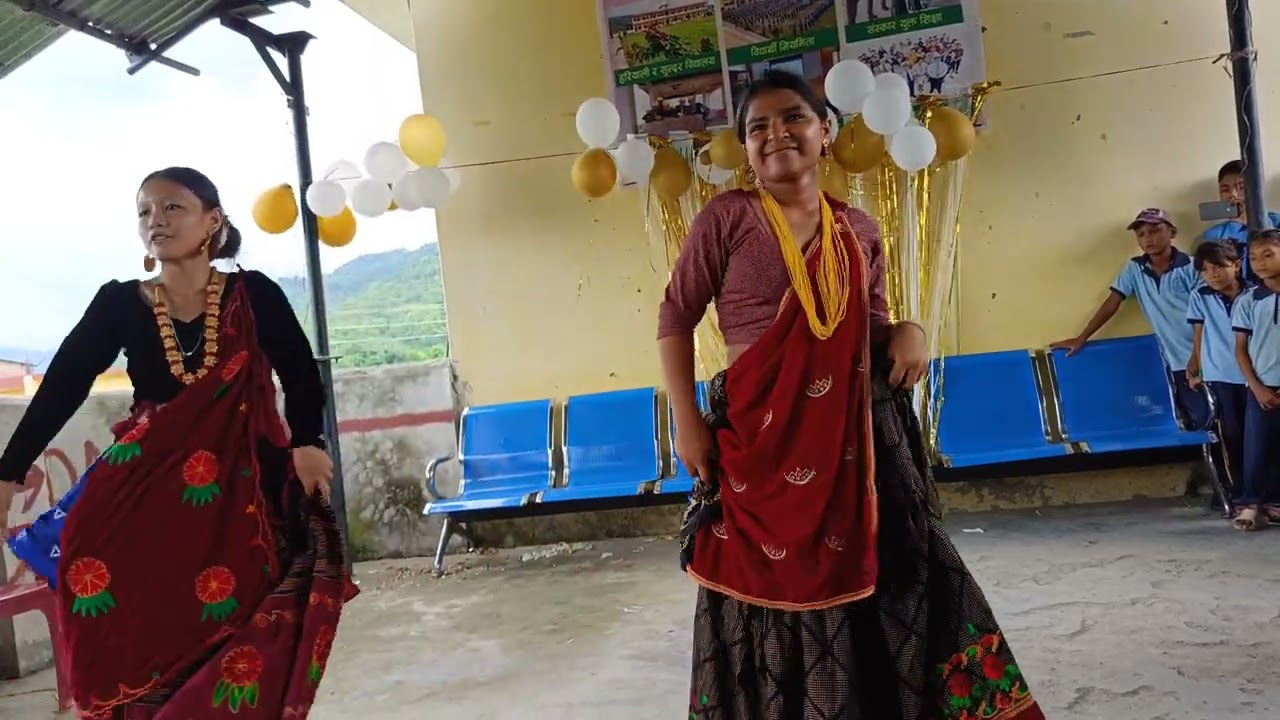 ट्विन्स खत्रा डान्स