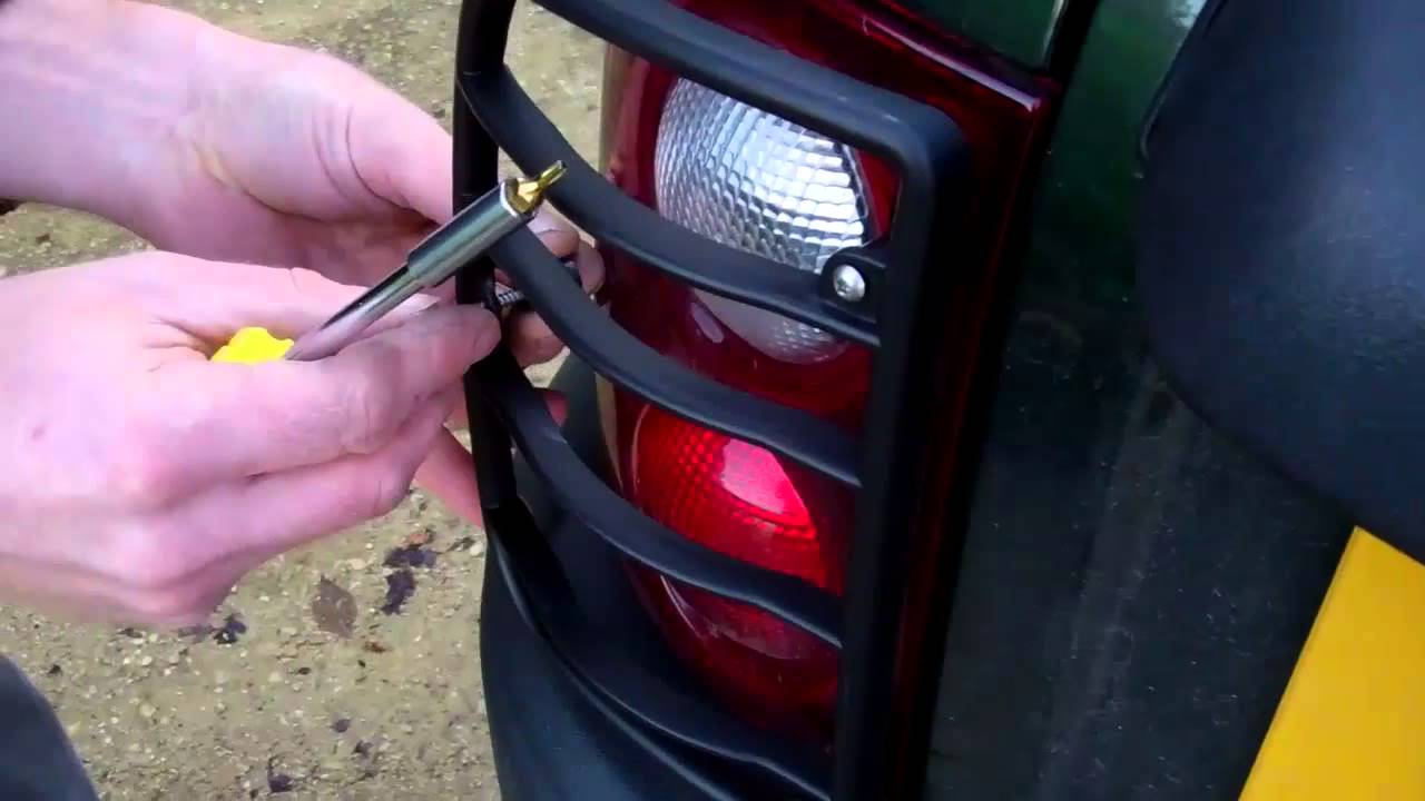 How to Fit Rear Light Guards on Land Rover Freelander 1