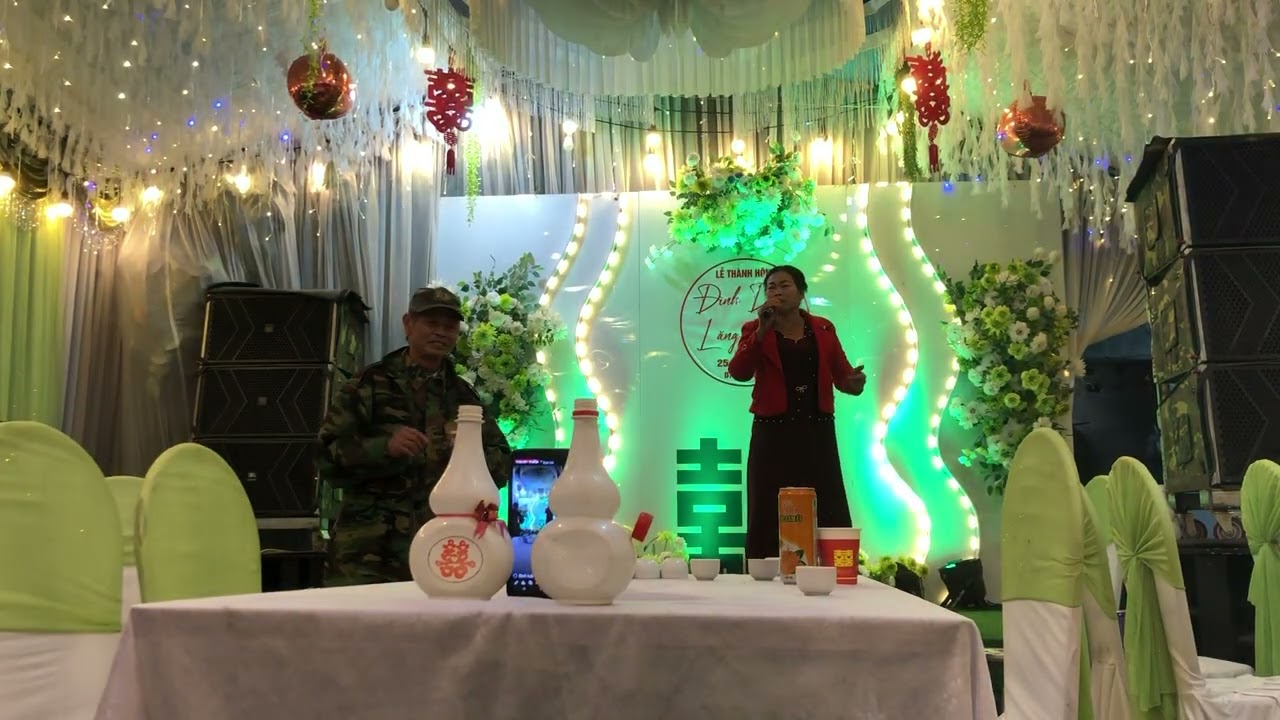 Khách đến chơi nhà do Xuân nha va bich tuyên thể hiện 