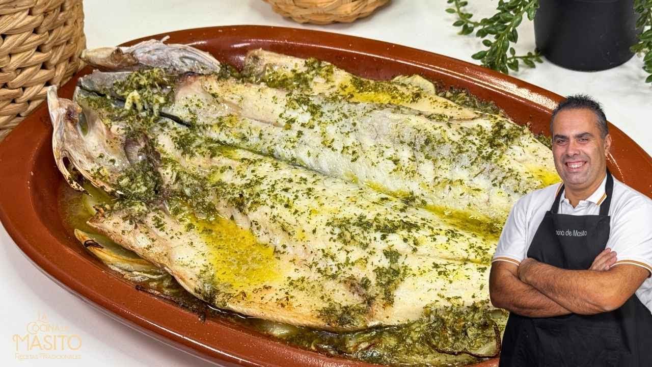 Lubina al horno con patatas panaderas y majado de ajo y perejil