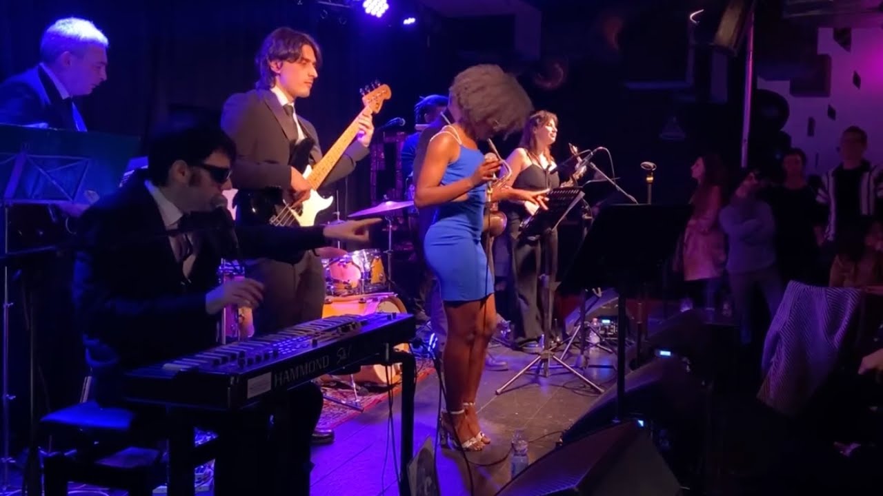 Gimme some lovin' - Diane Kowa Ft. Piaggio Soul Combinaton