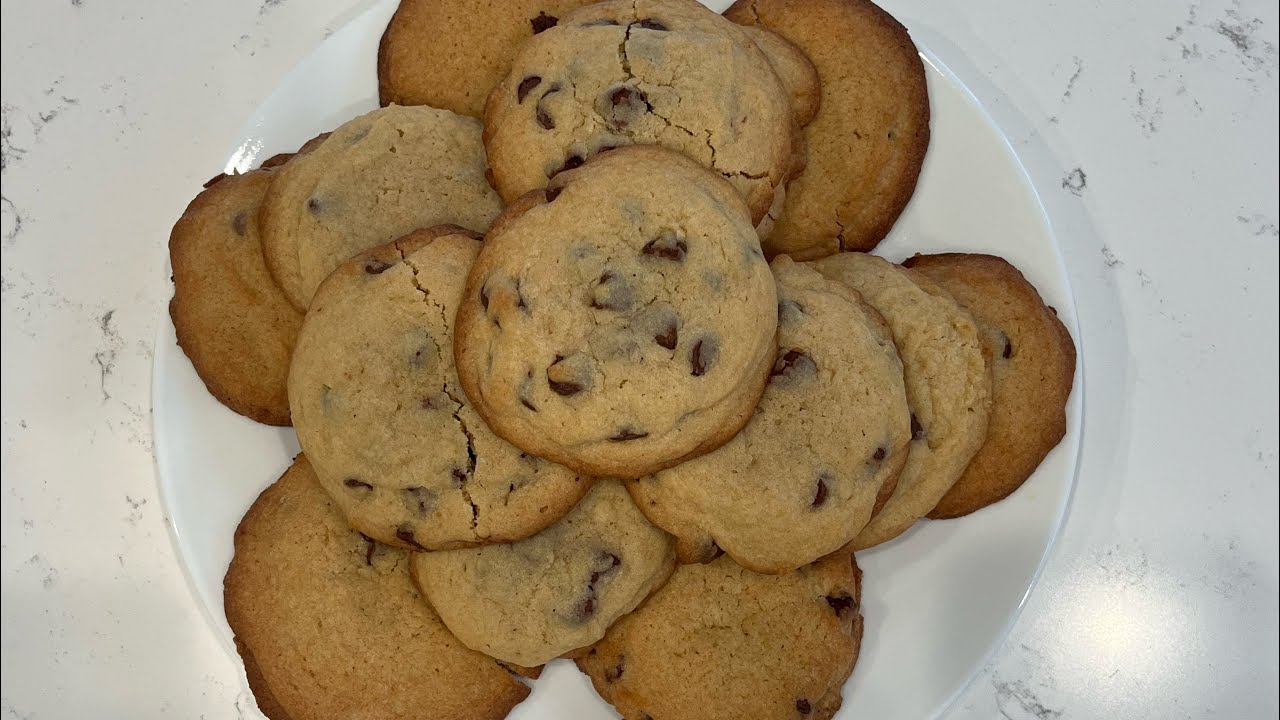 How to make the perfect soft and chewy chocolate chip cookies!