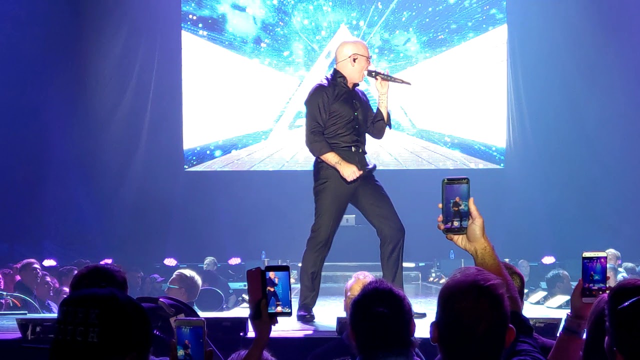 Pitbull - Give Me Everything (Live @ Telenor Arena)