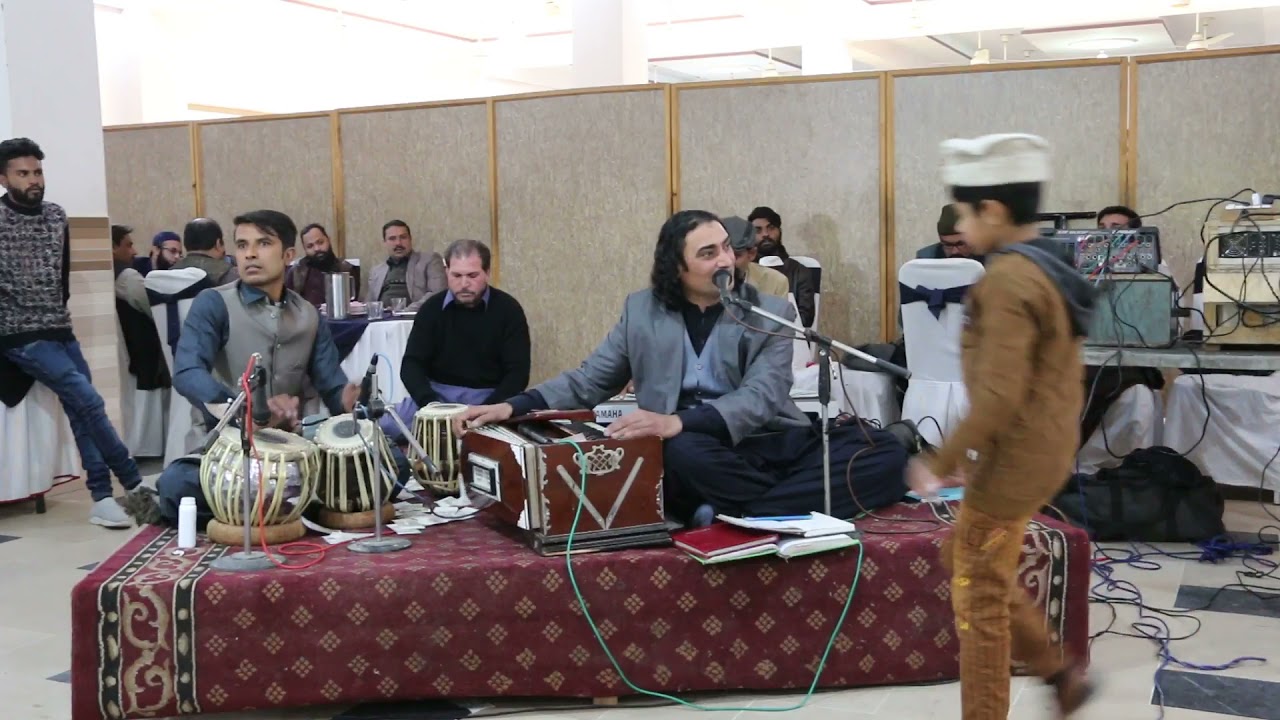 Ek husn ki Devi say mujhe pyar hua tha Naseem Ali Siddiqui Live fate jang 03135200540