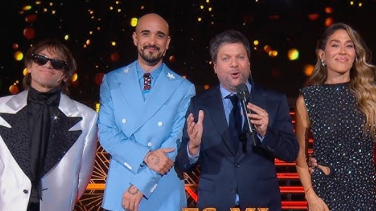 Guido Kazcka hizo desfilar a Abel Pintos, La Mona Jiménez, Jimena Barón y Joaquín Levinton