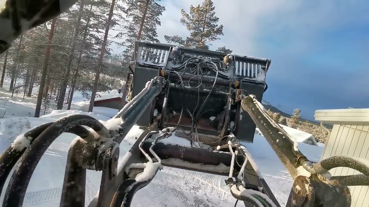 volvo bm 4200B med klaffskopa  skottar lite snö