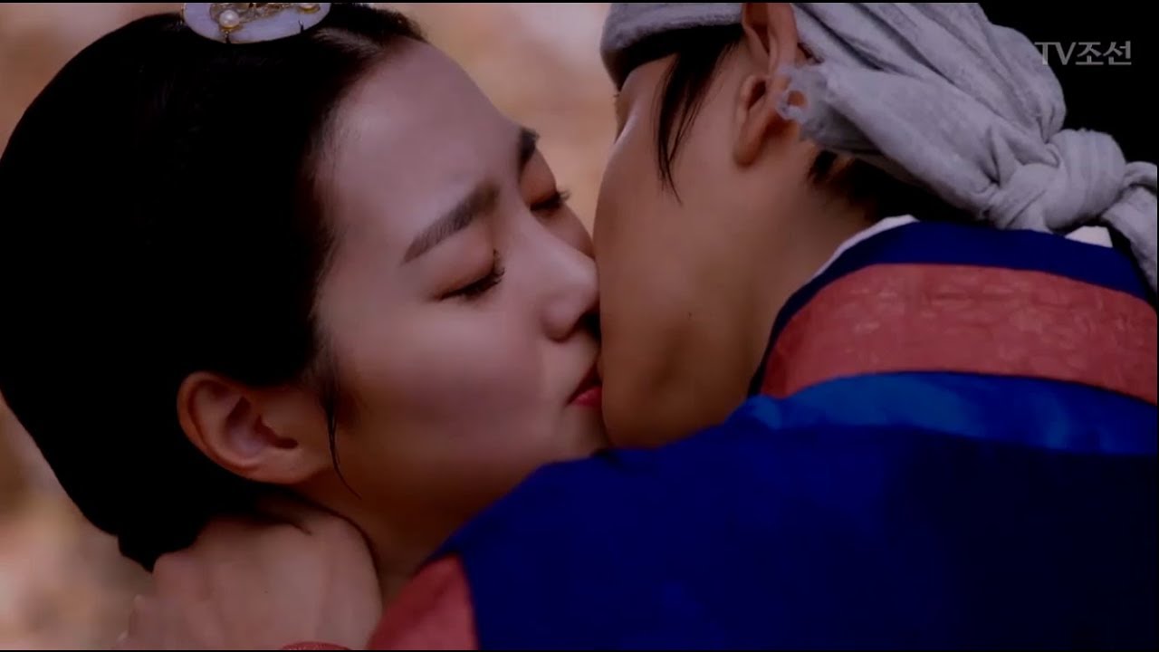 Yoon Si Yoon & Jin Se Yeon TV조선 대군Grand Prince -사랑을 그리다-1