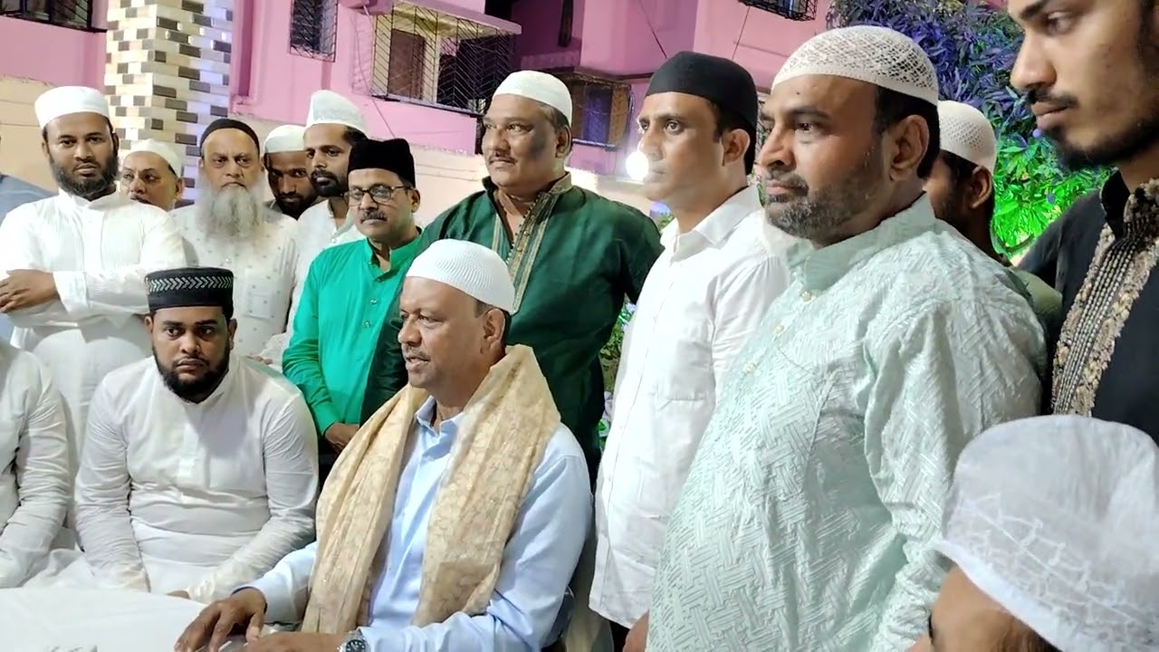 Dawat-E-Iftar Serfu Bhai House MLA Firhad Hakim. 