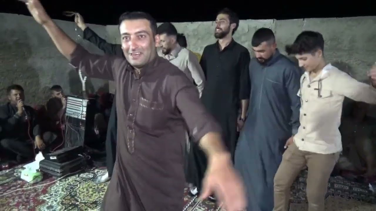 المنشد احمد العمر جلسة صفاء في منزل محمد عيسى بيضون واولاده الجزء في مارع الثالث