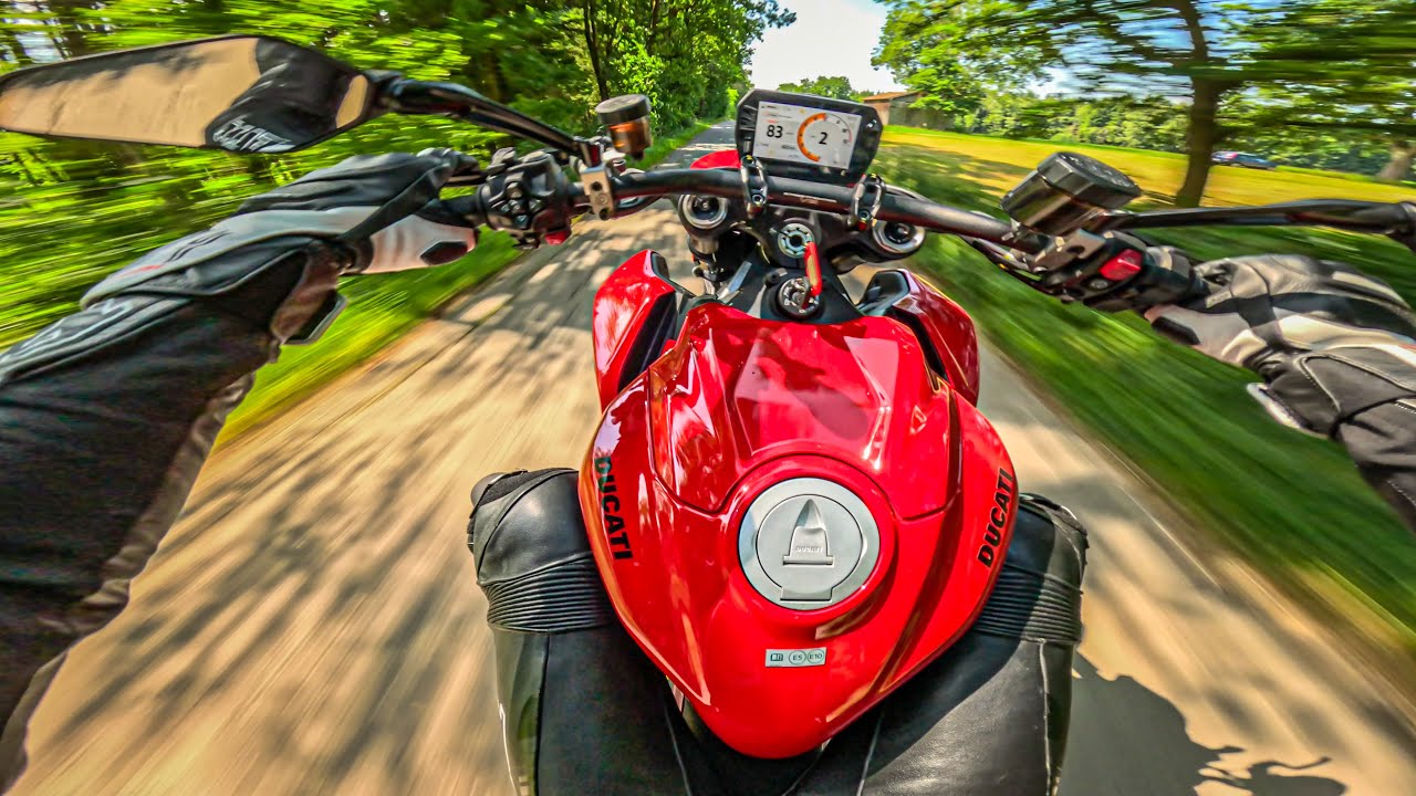 DUCATI STREETFIGHTER V2 2025 - Wheelies , Sound 4K