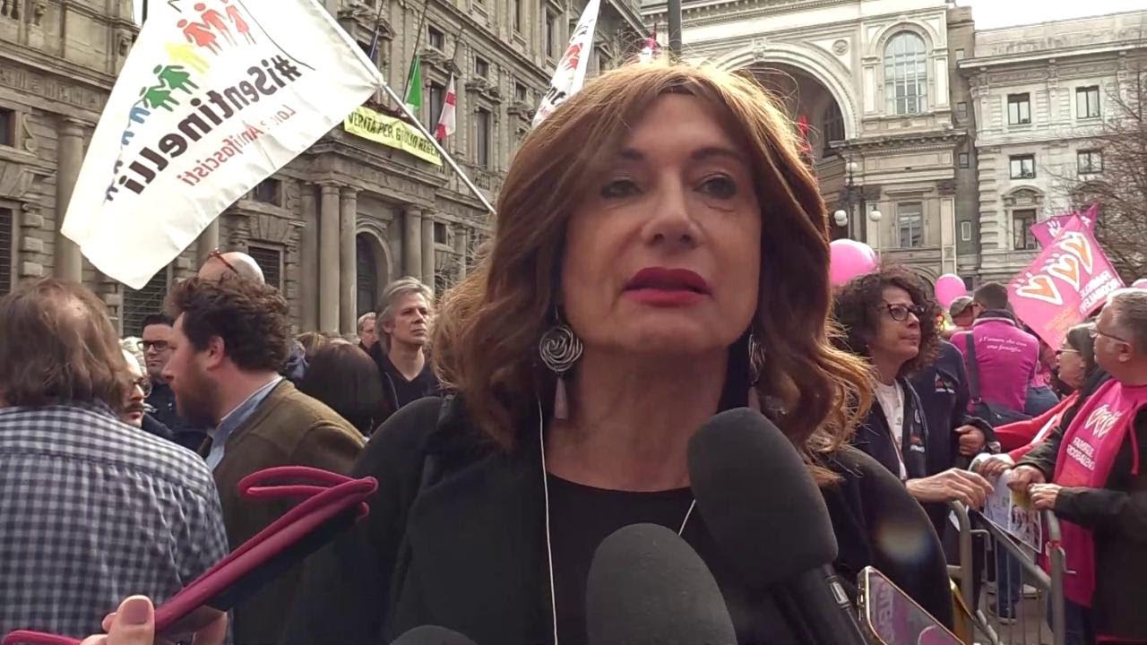 Da Schlein a Luxuria, ecco chi era in piazza con le famiglie arcobaleno. Il racconto della giornata