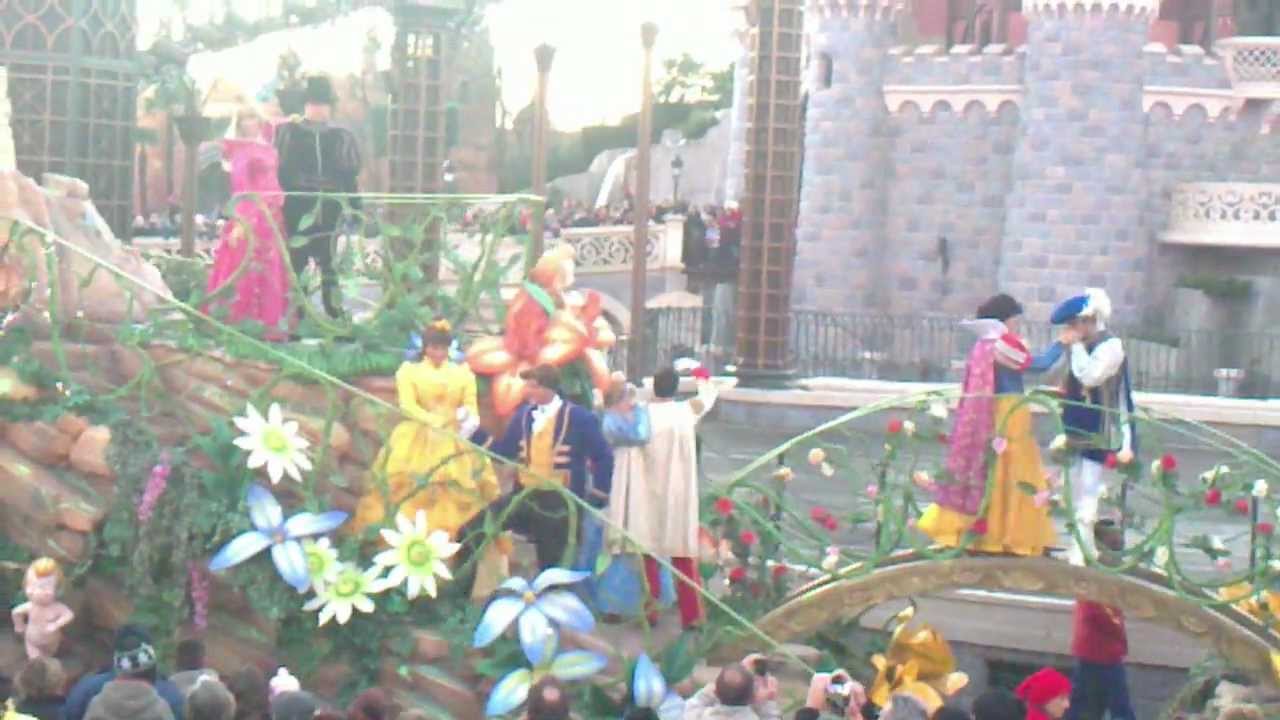 Disneyland Paris 2012 Cristmas Parade