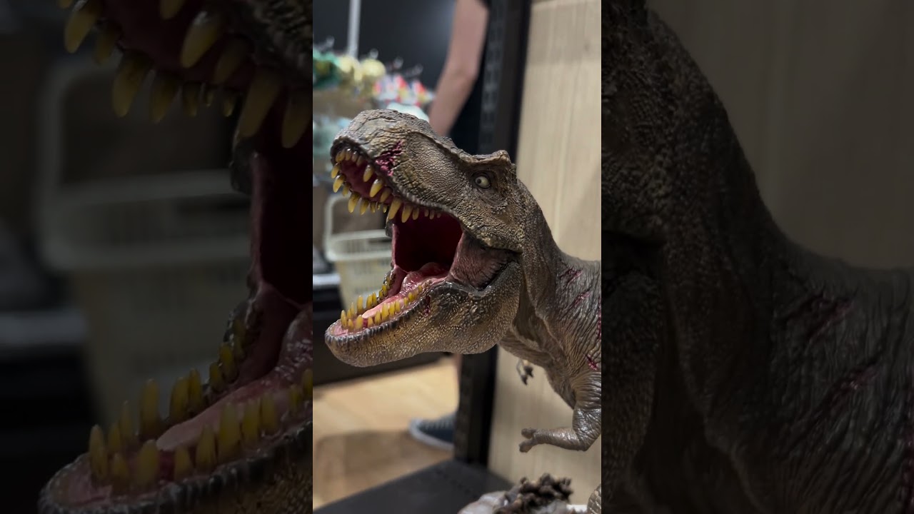 Jurassic World Pop-up Shop and Exhibition in Yokohama, Japan!