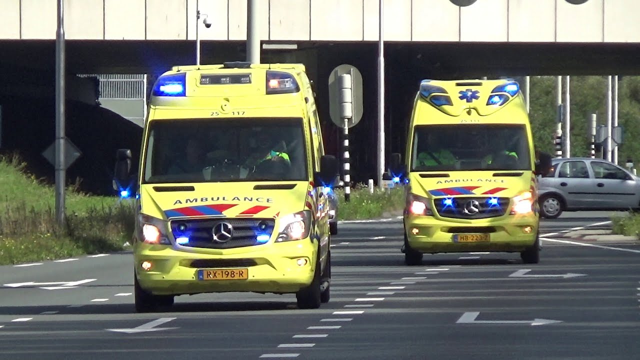 Zeer Veel Hulpdiensten met spoed onderweg tijdens de dam tot damloop in Zaandam